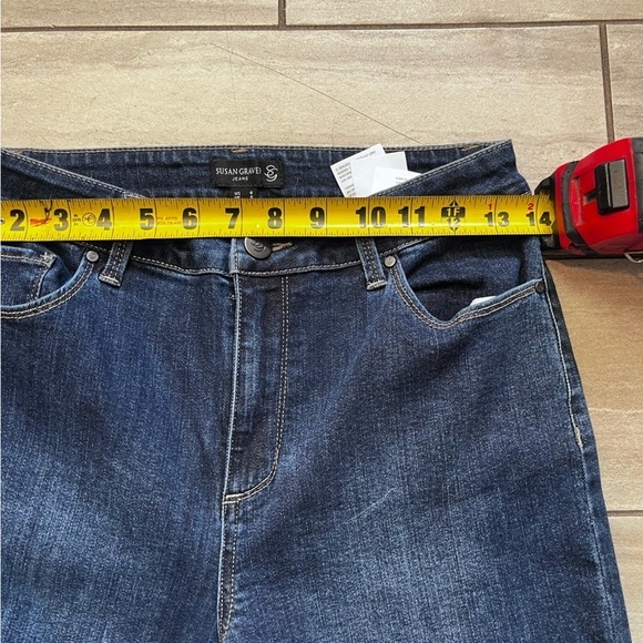 SUSAN GRAVER Women's Capri Pants Size 4 Blue Raw Hem Leg Buttons 5-Pocket - Picture 4 of 7